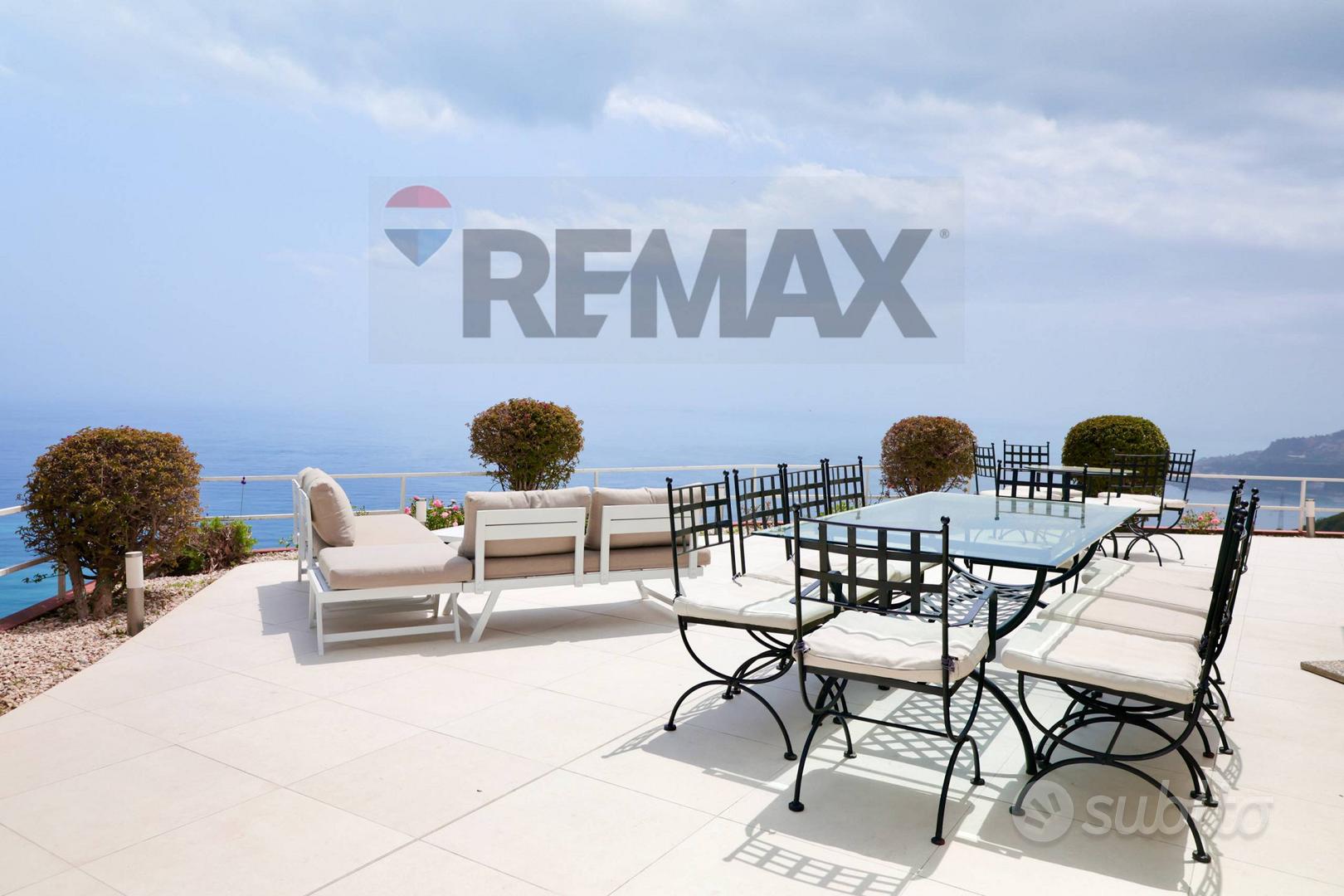 Casa – Letojanni, Messina - Altro