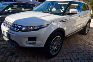 LAND ROVER Range Rover Evoque 2.2 TD4 5p. Pure