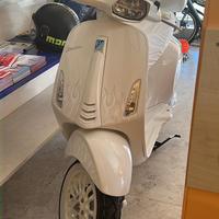 Piaggio Vespa 125 Justin beber-2025