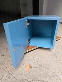 Pensili laccati forma cubi