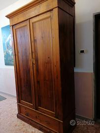 Armadio in legno a 2 ante e ampio cassetto