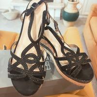 Sandali zeppa neri, con brillantini