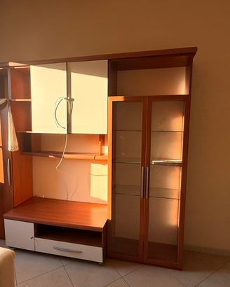 Mobile tv con vetrina in legno massello