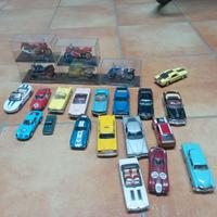 Modellini di auto e moto