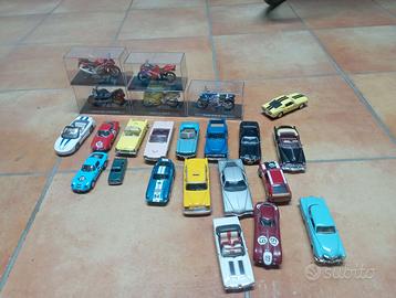 Modellini di auto e moto