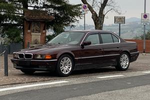 BMW Serie 7 E38 V8 MANUALE
