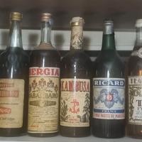 Bottiglie di vino e liquore da collezione