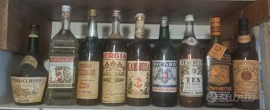Bottiglie di vino e liquore da collezione