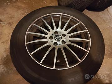 4 cerchi in lega con gomme estive 