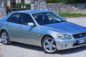 Lexus IS200 restyling/manuale