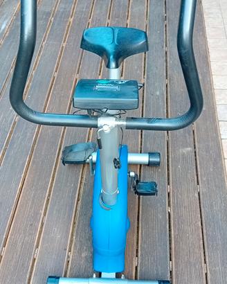 attrezzo ginnico cyclette
