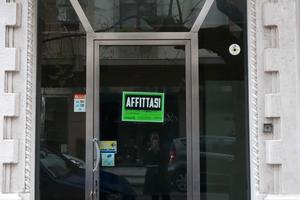 Centralissimo e luminoso locale commerciale