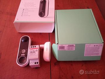 Videocitofono Arlo e videocamera arlo