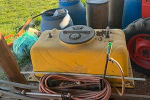 Irroratrice a barre 300 litri per trattore