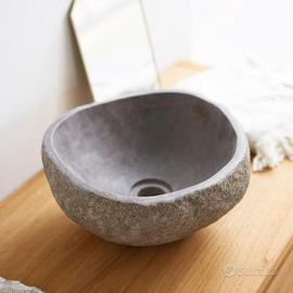 Lavabo in pietra di fiume