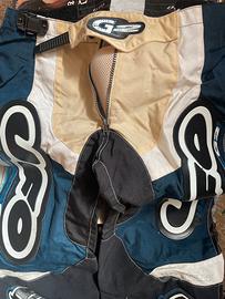 Pantalone, moto