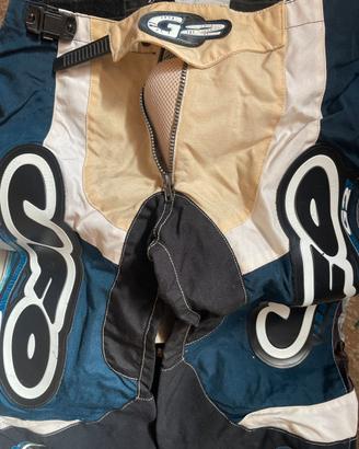 Pantalone, moto