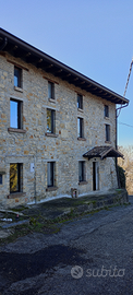 Casa indipendente in collina