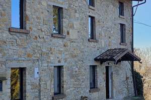 Casa indipendente in collina