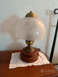 2 Lampade da tavolo classiche + paralume in vetro