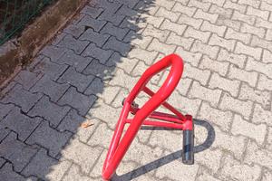 cavalletto moto per monobraccio 