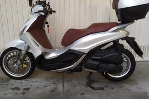 Beverly 300 apri e leggi !