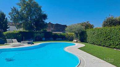 Villa Singola con Piscina e giardino di 2000 mq