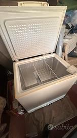 Freezer 220V  A+