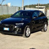 Audi Q5 40 TDI 204 CV Quattro Identity Black