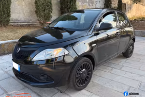 Lancia Ypsilon 1.0 Hybrid Ecochic Silver 2021