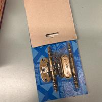 Cerniere per mobili antichi.