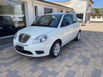 Lancia Ypsilon 1.2 69 CV Platinum