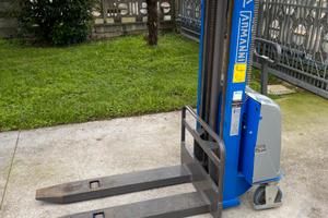 Transpallet a batteria