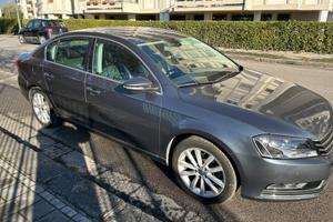 Volkswagen Passat 2.0 TDI 140CV DSG Highline BlueM