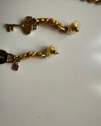 Orecchini e collana fendi
