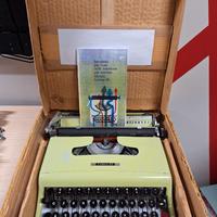 Macchina da scrivere Olivetti LETTERA 22