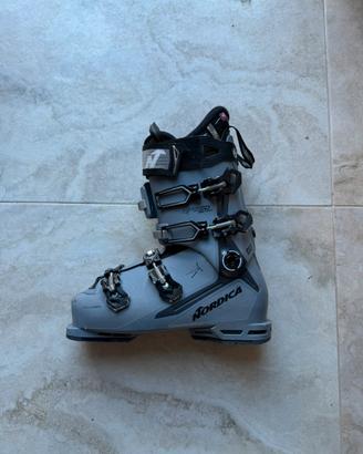 Scarpone sci Nordica 100