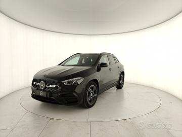 MERCEDES-BENZ GLA 180 d