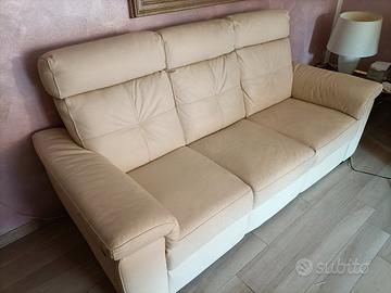 divano 3 posti + tavolino