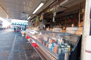 Autonegozio salumi e formaggi 