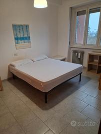 Camera in spazioso trlocale