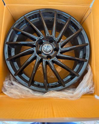  Cerchi in lega 8x18  5 fori alfa romeo stelvio