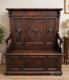 Cassapanca in legno massello- neorinascimentale