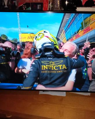 Samsung 43 Crystal UHD modello CU 7100