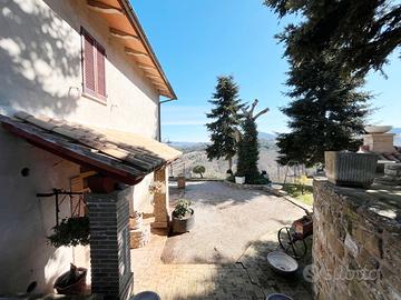 Appartamento di 100 mq e giardino-Romeggio. U/1012