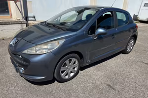 Peugeot 207 1.6 HDi 110CV neopatentati