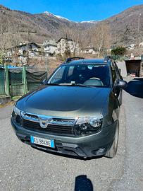 dacia Duster laureate 4x4  1,5 cc 110 cv