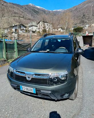 dacia Duster laureate 4x4  1,5 cc 110 cv
