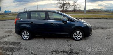 Peugeot 5008 1.6 HDi 115CV – 7 posti