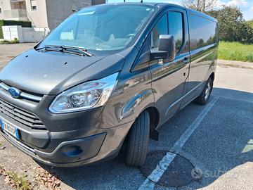 Ford Transit con cinghia vuova